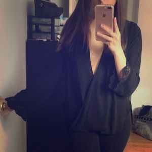 Silky shirt with lace at the sleeves